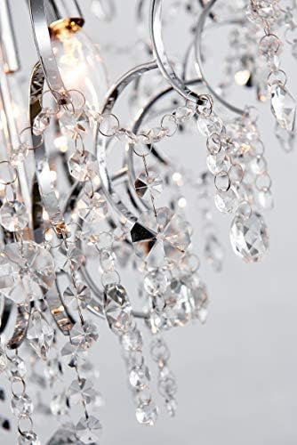 نمای نزدیک view of crystal elements on the chandelier