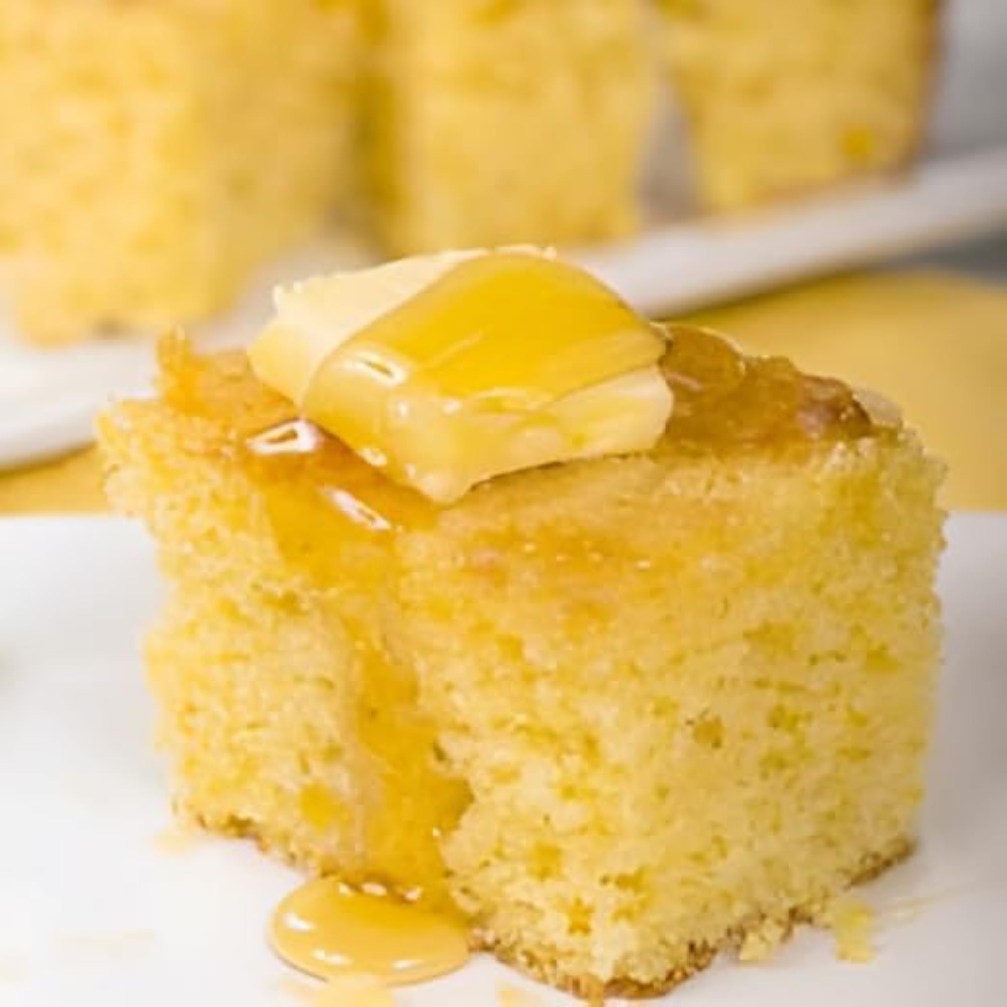 14 oz. Jar Soy - (Cornbread and Honey)