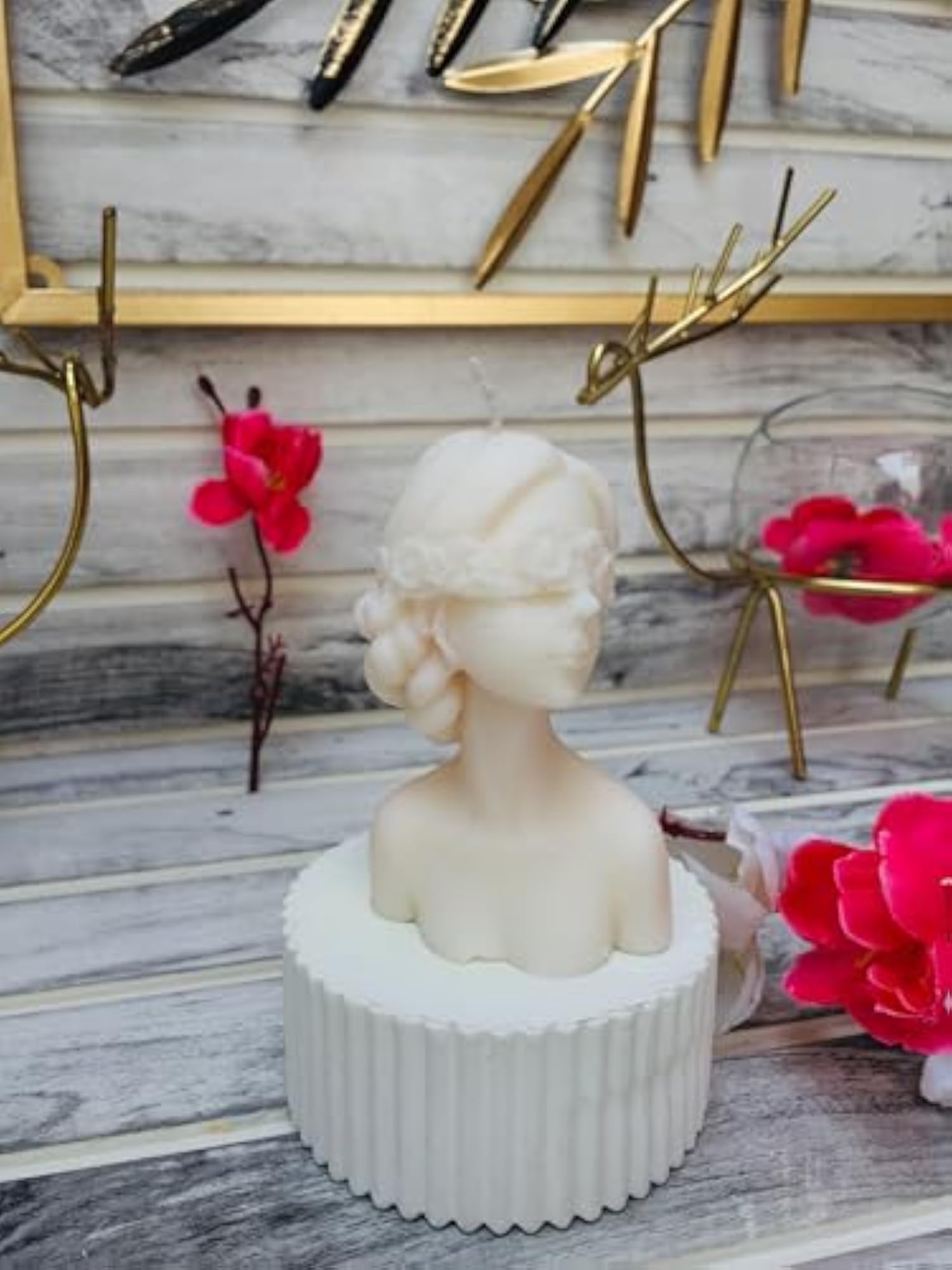 Decorative Blindfold Lady Candle, White Sculpture
