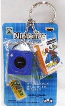 Nintendo ピンズセット3個+キーホルダー ファミコン ディスク他 Nintendo ピンズセット3個+キーホルダー ファミコン ディスク他