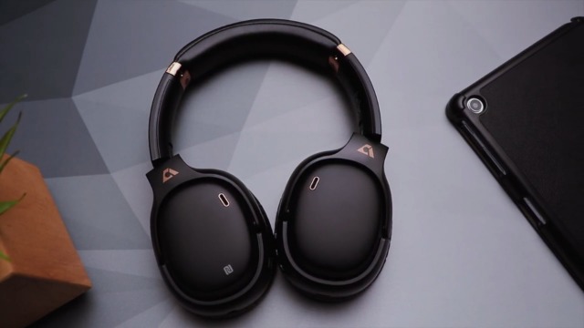 オススメ❣️Ankbit E600ワイヤレスヘッドホンBluetoothブラック Watch Ankbit E600Pro Hybrid Active Noise Cancelling Headphones on