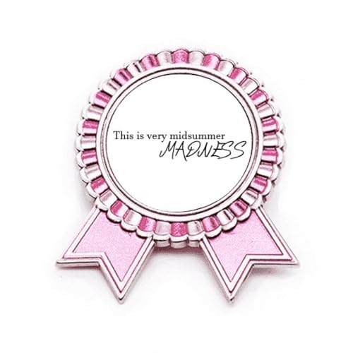 Broche pin rose gagnant prix Midsummer Madness : fini les badges fragiles qui tombent