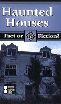 Paperback Haunted Houses -L Book