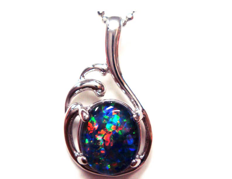 Pierre de naissance octobre opale noire véritable en pendentif