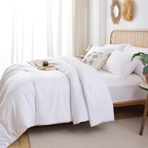 Image of ROSGONIA Oversized Queen Comforter White, 3pcs (1 Comforter & 2 Pillowcases) Lightweight Oversized Queen Comforter Sets Bedding Blanket Quilts
