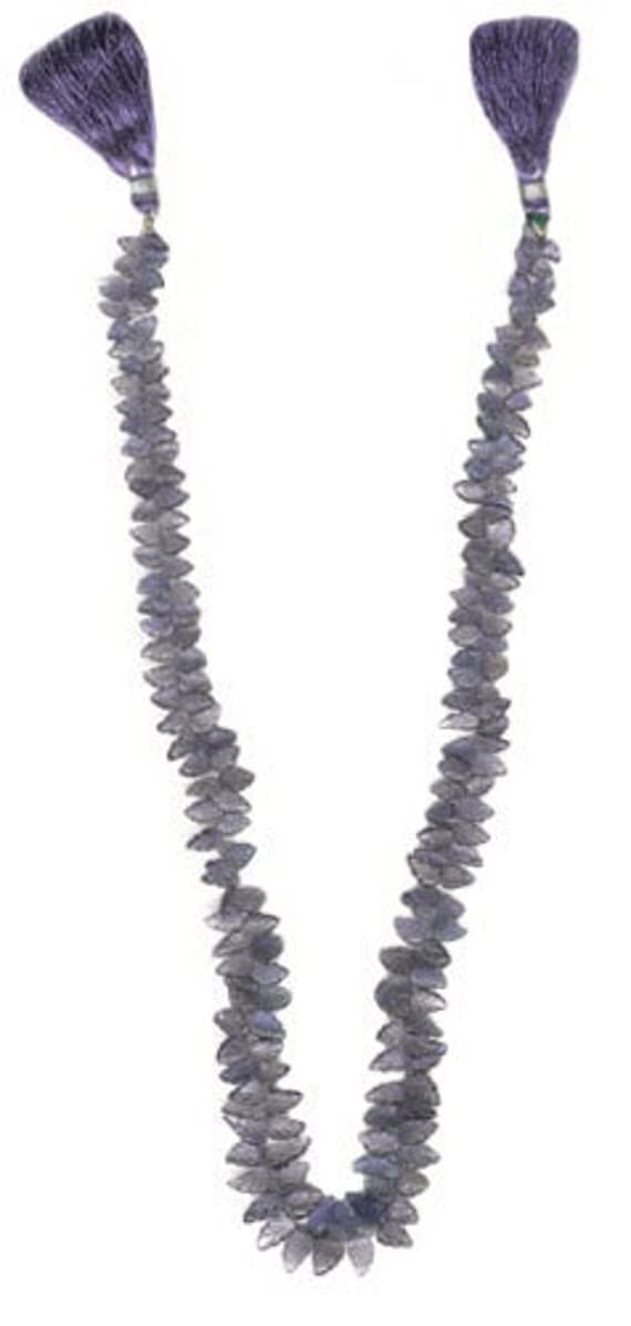 Iolite feuilles briolettes percées résout le manque d'originalité de vos bijoux