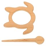 Détails en bois poli à la main : chaque broche en bois représentant un animal est méticuleusement pour une surface douce, protégeant ainsi et mettant en valeur les tricots et tissus épais, qu’il s’agisse d’une broche pour pull ou d’une boucle pour foulard