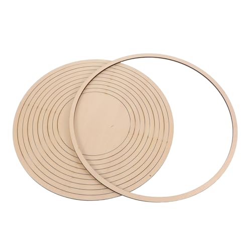 Outils poterie bois beige à coupe précise et rails ronds pour une céramique symétrique