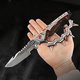 商品内容：ナイフ サイズ：25cm と 28cm のサイズがあります。25cm のものには刀紋（とうもん）がありますが、28cm のものには刀紋がありません。 安全：未開刃バタフライナイフ トレーニングは鈍く、縁や角がなく、実際に怪我をすることはありません。安心して練習でき、手を切る心配もありません。動きを十分に練習できます 材料：ステンレス材質、耐久性、耐摩耗性、耐腐食性、軽くて丈夫、金属製で重量があり、バタフライナイフの練習にぴったりの商品です。制作もリアルです。刃はこの形で、性価比が高い。...