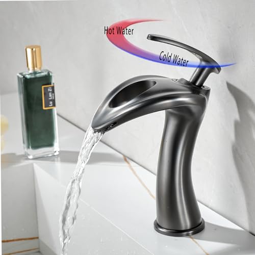 Robinet de lavabo doré cascade pour moderniser la pièce d'eau - 5