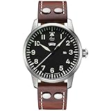 AUS LEIDENSCHAFT ZUR LEGENDE: Fliegeruhren von Laco. Es gibt Fliegeruhren. Und es gibt Fliegeruhren von Laco. Als eines von wenigen exklusiven Unternehmen blickt die Manufaktur aus Pforzheim auf eine lange Tradition zurück. Vor allem in den 40er Jahren ein unverzichtbares Instrument im Cockpit, eine Laco ist heute ein Ausdruck der Freiheit. Mit einer Laco Fliegeruhr tragen Sie nicht nur eine präzise und robuste Uhr am Handgelenk, sondern auch ein Stück Zeitgeschichte.