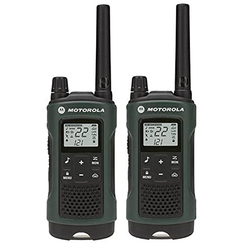 Motorola Talkabout T465 Rechargeable Two-Way Radio Bundle (Green)