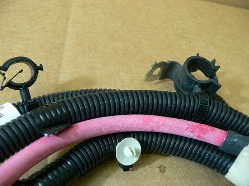 GENUINE LAND ROVER POSITIVE BATTERY CABLE LR2 3.2L OEM NEW LR017335