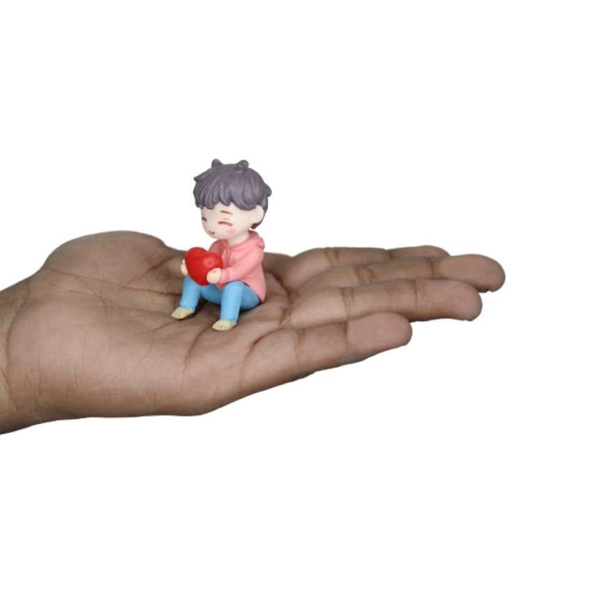 Image of Miniature Heart Couple Figurine for Mini Garden Dollhouse Decor Romantic PVC Love Showpiece Gift for Valentine Anniversary Home Desk Decoration
