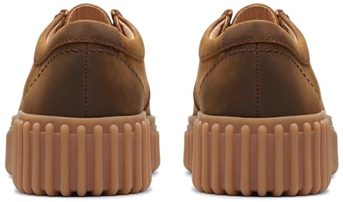 Image of Clarks Torhill Bee Nubuck Schuhe in