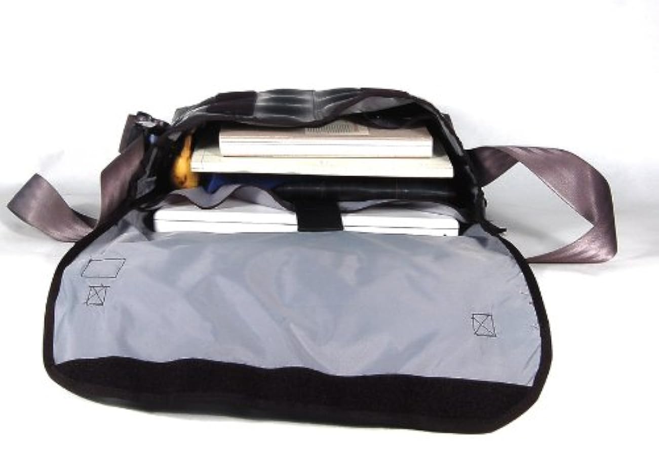 Alchemy Goods メッセンジャーバッグ、 タイヤチューブ素材 Alchemy Goods Pine Messenger Bag Made from Upcycled Bike