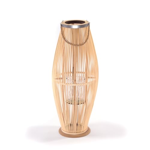 CREEDWOOD Bambus Laterne Zya | mit Henkel und Glaseinsatz | Holz Kerzenhalter, Windlicht, Deko Laterne für Balkon Garten Terrasse Wohnung | Größe: 80 cm