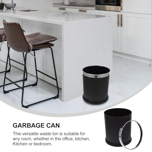 Cubo de basura negro resistente que soluciona los problemas de espacio 3