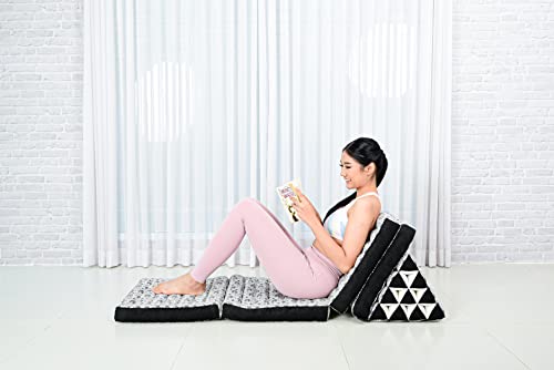 Image of Leewadee 4-Fold Mat with Triangle Cushion - Firm TV Pillow, Foldable Mattress with Cushion Made of Eco-Friendly Kapok, 89 x 20 inches, Black White