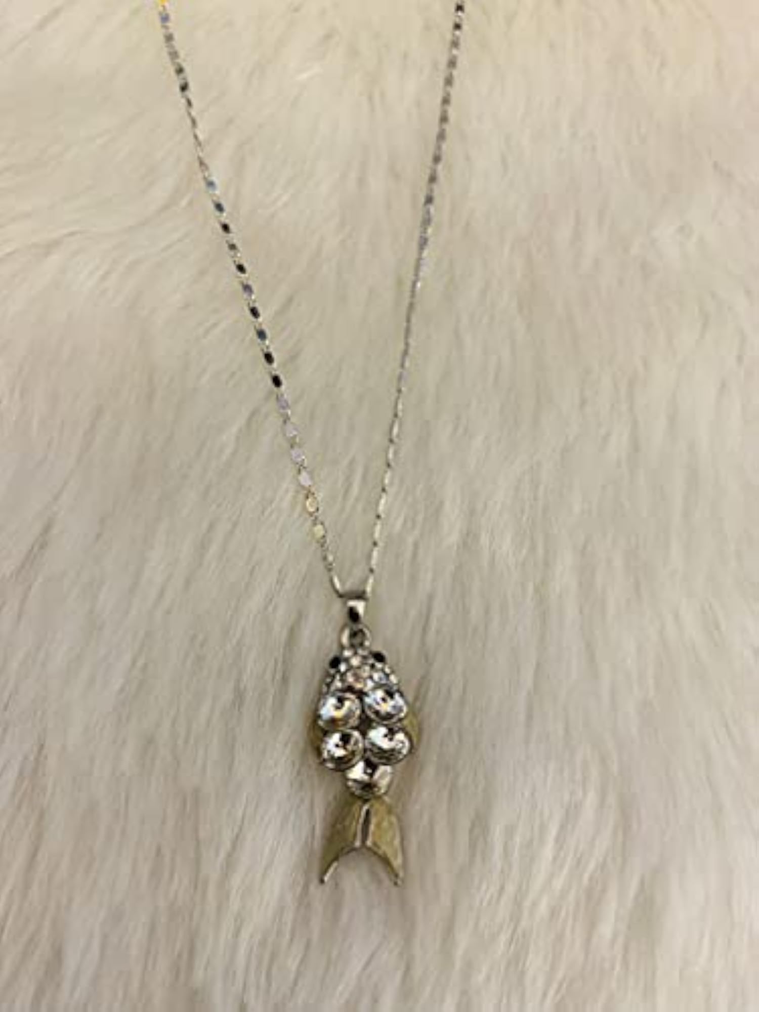 Stylish Chain Pendant Necklace for Dress-Up