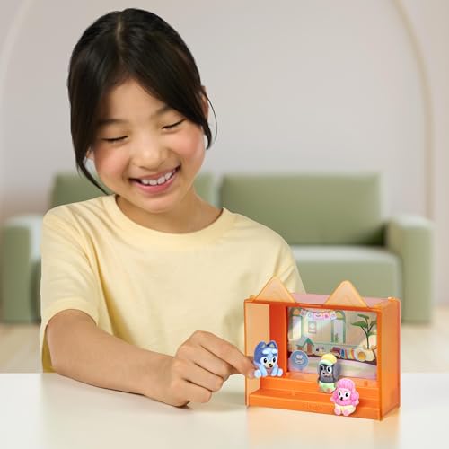 Bluey Fuzzies Episode Pack: Baby Race. With 3 Specially Flocked Collectible Mini-Figures (Incl. 1 Exclusive), Display Case - Image 3