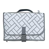 【Praktisch Design】--Die Taschen lässt sich von der Wickelunterlage durch einen Reißverschluss abtrennen und als eigenständige Tasche nutzen. Mit dem verstellbaren Gurt können Sie ihn am Handgelenk befestigen oder am Kinderwagen befestigen.