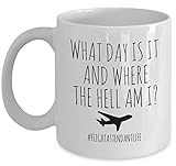  874 Tasse À Café Hôtesse De L\'Air Hôtesse De L\'Airquel Jour Est-Il Où Suis-Je L\'Enfer Vie De L\'Équipage Fine Humour Tasse En Porcelaine 330 Ml