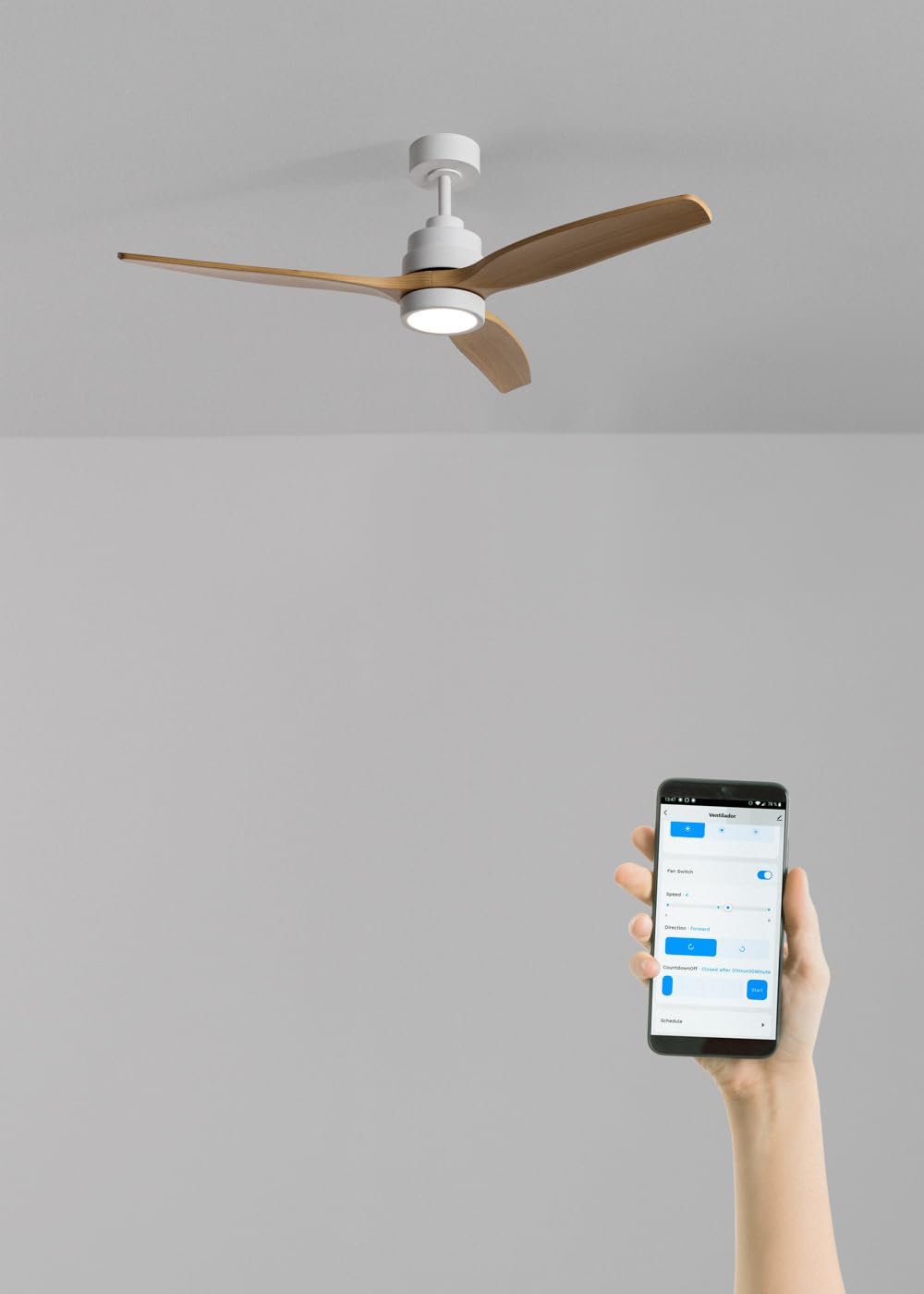 CREATE / WINDSTYLANCE M/Ventilateur de plafond en ABS avec éclairage blanc, pales effet bois naturel, Wi-Fi et télécommande / 40 W, silencieux, Ø 132 cm, 6 vitesses, mode été-hiver, double hauteur