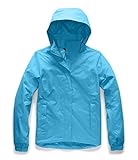 Individuelle Passform. Diese vielseitige Regenjacke verfügt über eine angeschnittene, verstellbare Kapuze, die im Kragen verstaut wird, wenn das Wetter aufgeht. Elastische Bündchen passen über Handschuhe und eine Saumkordel ermöglicht es Ihnen, die Passform an der Taille anzupassen.