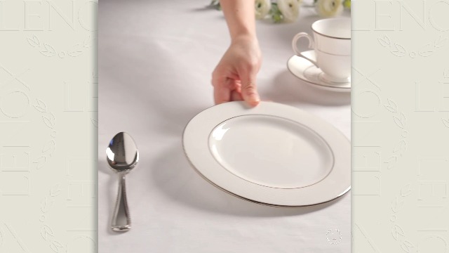 【新品未使用】LENOX レノックス 5枚セット21cm プレート 24金 Amazon.co.jp: レノックス 28 作品 蝶 メドー 古典的な 食器 セット