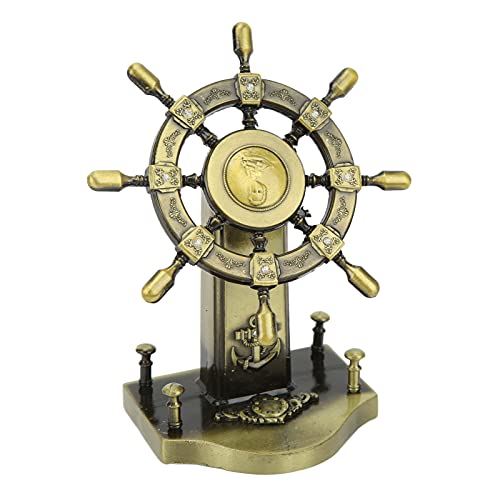 AMPIO UTILIZZO: il modello in metallo del timonea nave può essere utilizzato come ottima decorazione per camera da letto, casa, ufficio, bar, caffetteria, ristorante o altri luoghi romantici. L'ornamento in lega del timonea nave è sia ornamentale che interessante.