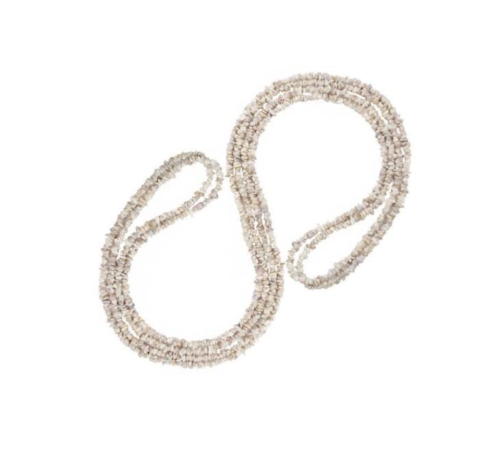 Opale blanche naturelle de 230 cts en fil de 250 cm haut de gamme