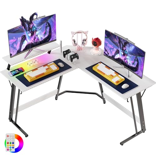 Devoko Mesa de Gaming con LED, Escritorio de Gaming en Forma de L 130×130 cm con Soporte de Monitor, Escritorio de Ordenador para Escritorio y Juego, Escritorio Gamer en Fibra de Carbono Blanco