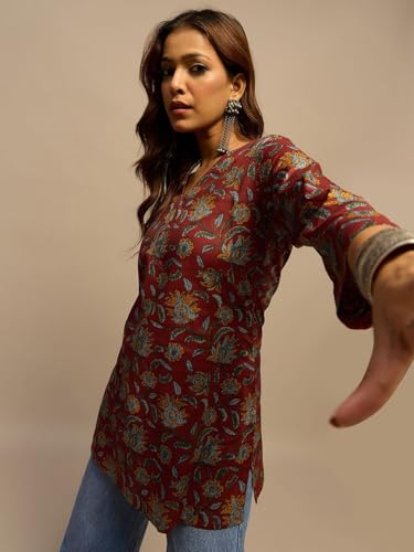 Image of Amazon Brand - Tavasya Women Floral Printed Short Kurti | Casual Wear| V- Neck | 3 /4th Sleeves | Cotton | (Regular Fit) |