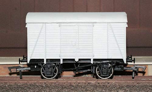 Dapol Model Railway Box Van (Unpainted) - OO Gauge 1:76 Scale