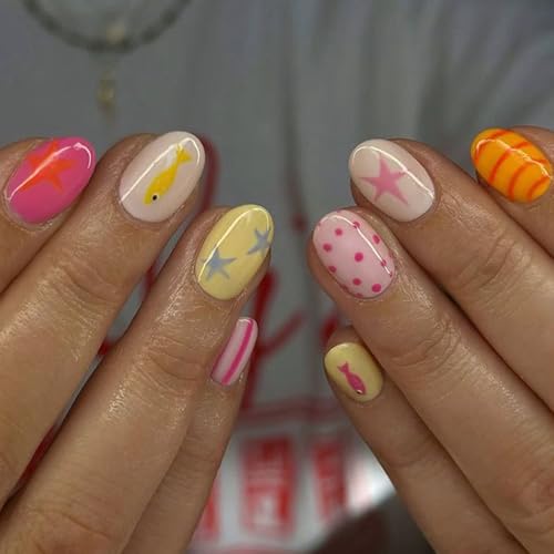 QUNQINLI Summer Press on Nails Short Oval Fake Nails Press ons Nail Art Tips with Fish Star Polka Dots Striped Design Multicolor False Nails Full Cover Nude Glossy Glue on Nails for Women 24 Pcs