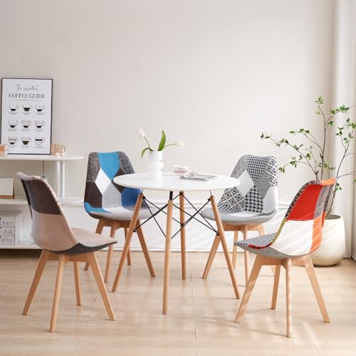 Chaises patchwork scandinaves pour une cuisine chaleureuse