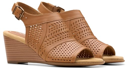 Clarks Women's Emmalae Hope Wedge Sandal2