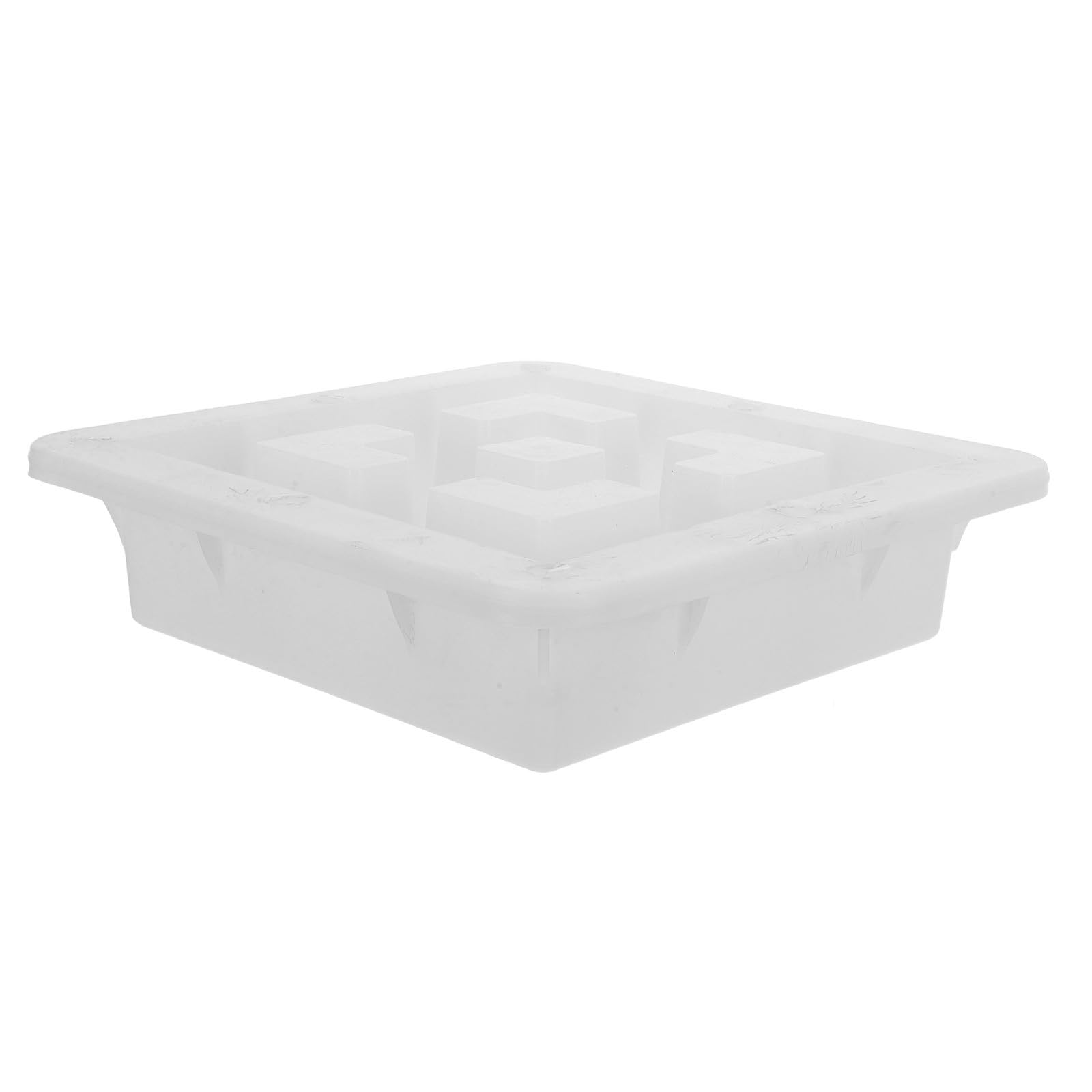 Molde de hormigón blanco reutilizable y preciso para dar forma a jardineras exteriores