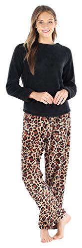 Image of PajamaMania Women's Fleece Long Sleeve Pajama PJ Set