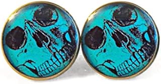 Brincos de crânio de close-up azul-petróleo, gótico, grunge pastel, gótico, grunge gótico, joia de caveira de açúcar, joia de Halloween assustadora