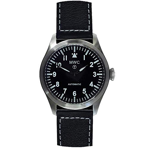 Modello: Classic 46mm Limited Edition XL Luftwaffe Pattern Military Aviators Watch Movimento: Automatico NH35A 24 jewels visibile sul fondello Cassa: Acciaio inossidabile 316L, diam. 46mm, spessore 15mm, fondello a vista, corona a vite Quadrante: Nero Cinturino / Fibbia: Pelle con impunture, 24mm Vetro: Minerale antigraffio Altre caratteristiche: Water resistent 100m, garanzia 24 mesi