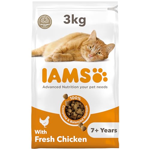 Price comparison product image IAMS Complete Dry Cat Food for Senior 7+ Cats with Chicken 3 kg