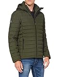 Las prendas de Superdry son fabricadas con un adecuado balance entre estilo y confort; recomendamos una talla superior a la que emplea habitualmente para una auténtica experiencia Superdry