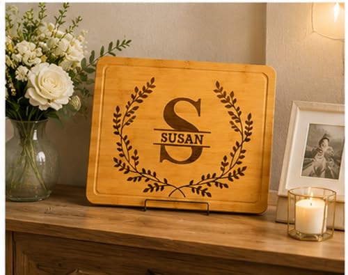 Tabla de Cortar de Bambú con Monograma Personalizado y Borde de Hiedra, Estilo S6, 11" x 13.75", Tabla de Cocina Personalizada para Aniversario, Bienvenida al Hogar, Cumpleaños y Bodas miniatura 4