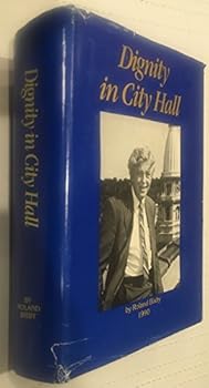 Hardcover Dignity in city hall Book