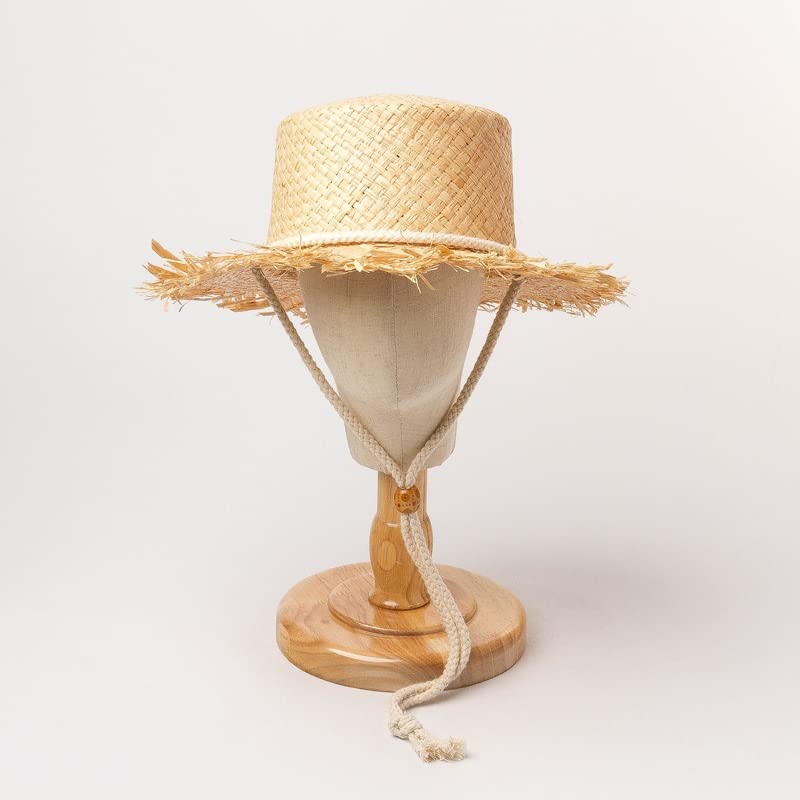 Chapeau de raphia d'été idéal pour les vacances à la mer