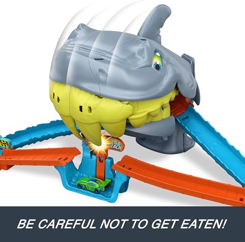 Hot Wheels Toy Car Track Set, City Shark Chomp Beach Playset with 1:64 Scale Die-Cast Vehicle. 2 Ways to Play, Knock Out the Shark or Get Eaten — view 5