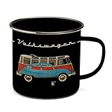 ☕️ Con Licencia Oficial de VOLKSWAGEN - La Copa Esmaltada de Volkswagen con el conocido diseño Retro. La Taza de Camping ideal para la gente que viaja con frecuencia o que quiere embellecer su armario. La Taza de Metal Esmaltada es perfectamente adecuada como como Taza de Café, Té o Sopa. La Copa está disponible en diferentes versiones: cada uno puede encontrar su propia Copa.