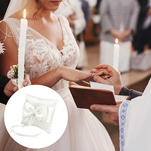 HBYMYDA Ringkissen Hochzeit, Ehering Kissen mit Simulation Perle, Weiß Ring Bearer Kissen mit Schöne Bowknot, Hochzeit Ringkissen für Verlobung Oder Eheringe Vintage, 10 x10 cm